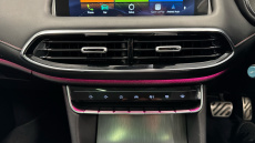 MG Hs 1.5 T-GDI Exclusive 5dr DCT Petrol Hatchback